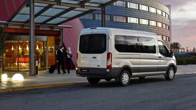 2016_ford_transit_bus_03